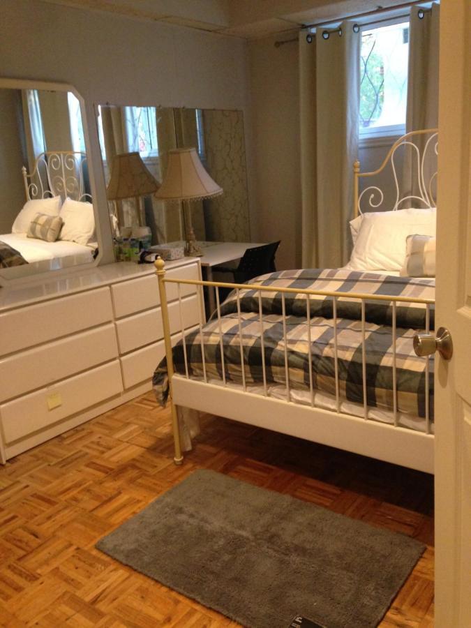 Montreal Accommodation Near Downtown Bagian luar foto